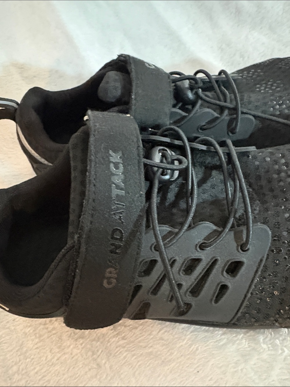 Size 9 Grand Attack Barefoot Shoes - Picture 3 of 10
